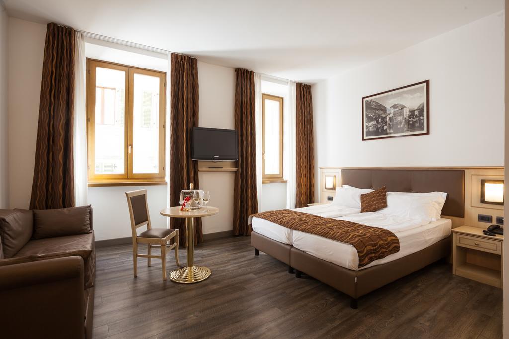 Hotel Portici - Romantik & Wellness Riva del Garda Exteriör bild