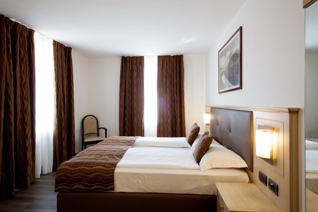 Hotel Portici - Romantik & Wellness Riva del Garda Exteriör bild