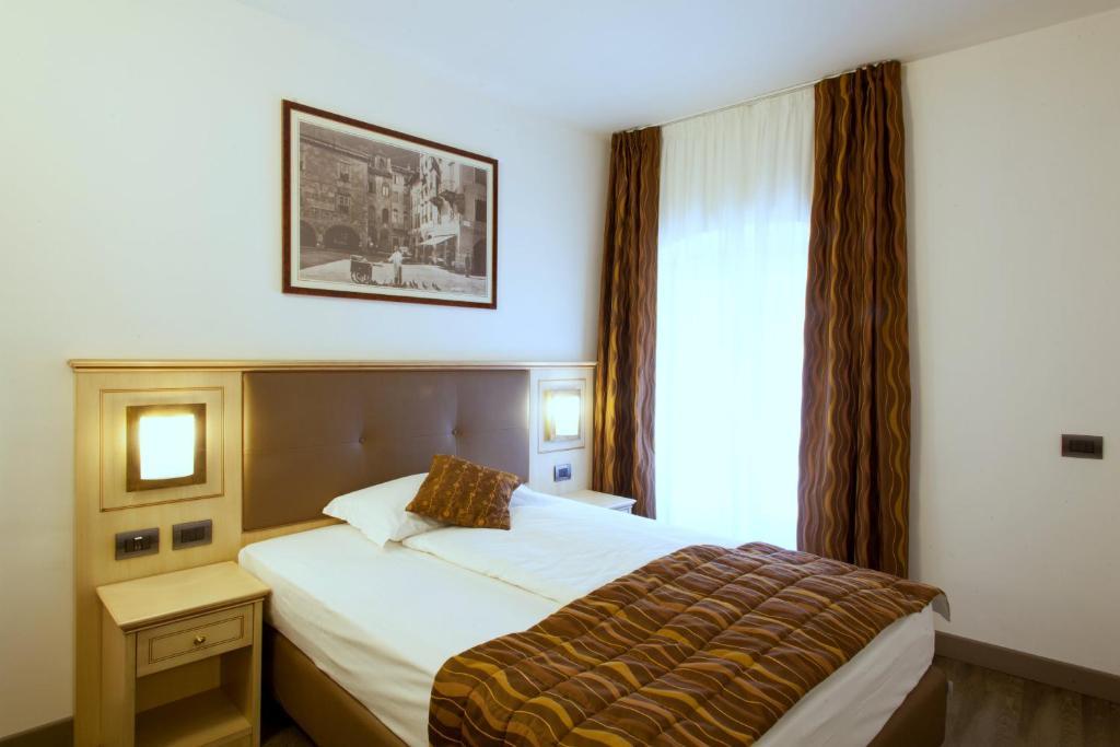 Hotel Portici - Romantik & Wellness Riva del Garda Rum bild