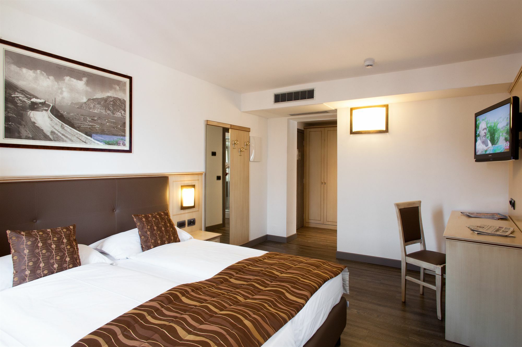 Hotel Portici - Romantik & Wellness Riva del Garda Exteriör bild